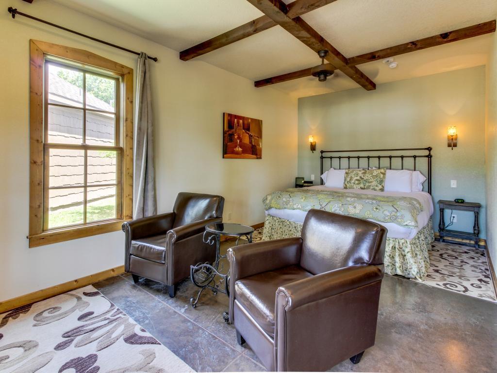 Wine Country Cottages On Main Фредериксбург Екстериор снимка