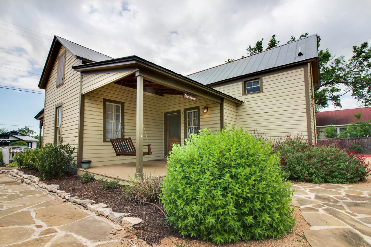 Wine Country Cottages On Main Фредериксбург Стая снимка